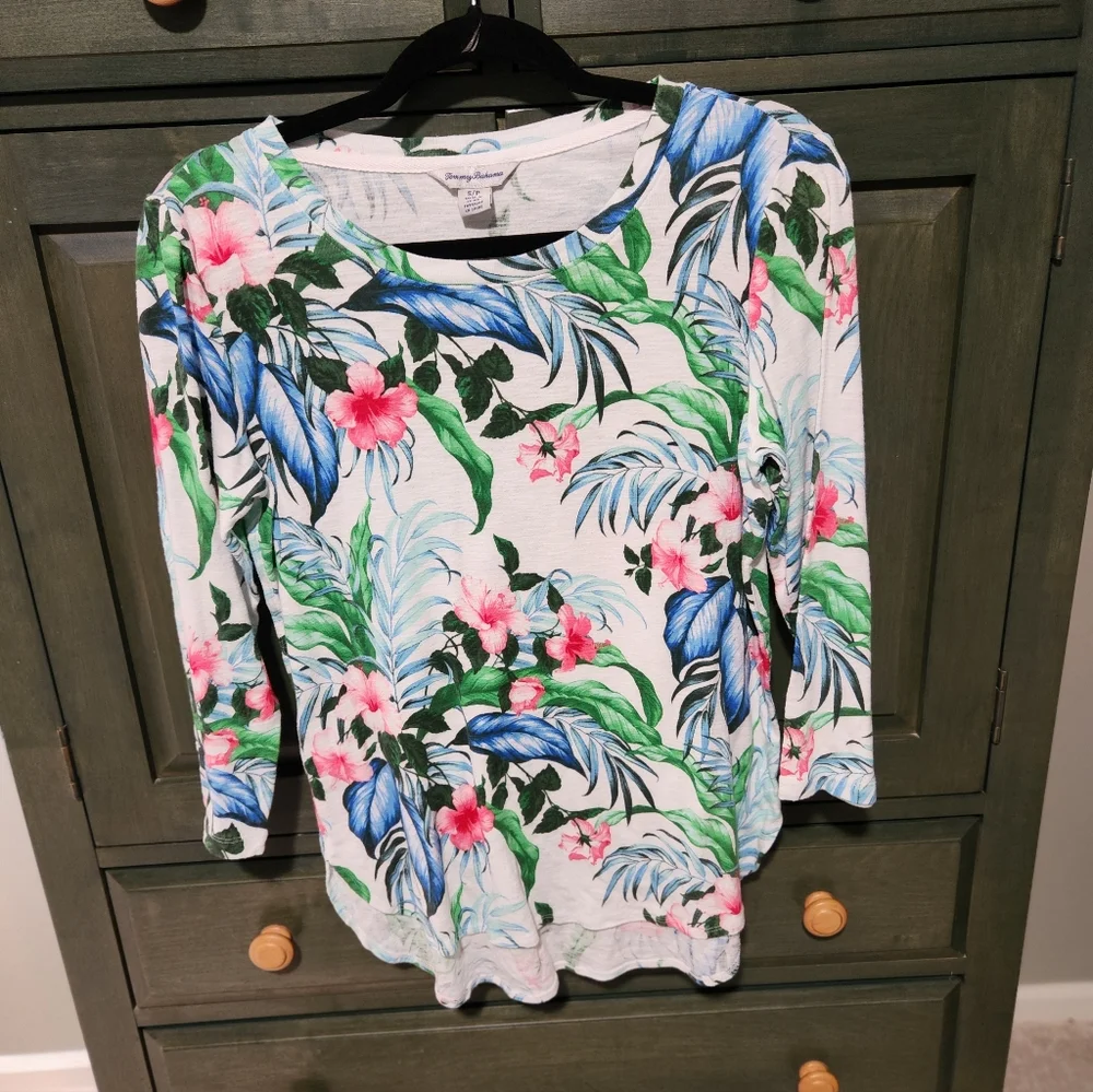 Tommy Bahama Floral Print Women's 3/4 Sleeve Top - Picture 2 of 10